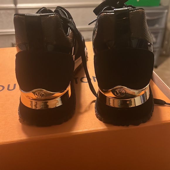 LOUIS VUITTON Run Away Sneaker - Picture 4 of 8